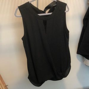 Women’s black hawthorn top.
